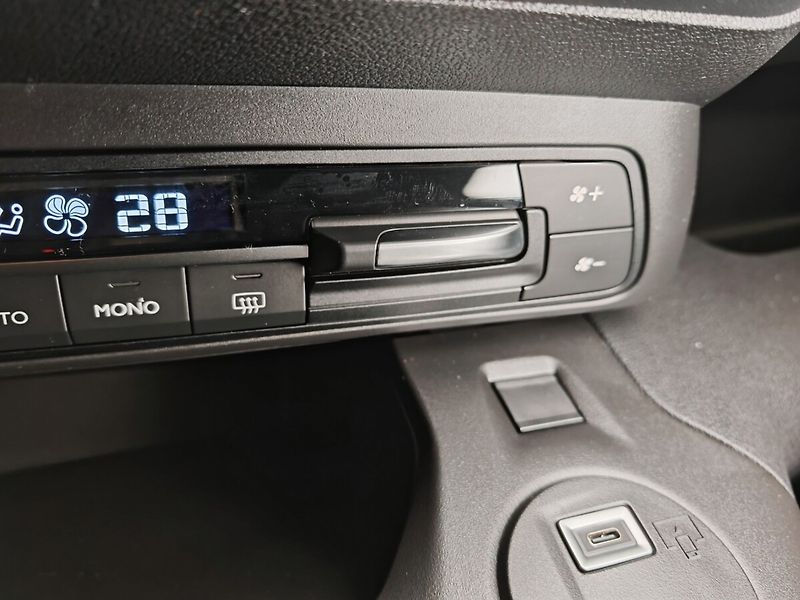 Toyota ProAce City Verso Full Electric (50kWh) Business - fotka 24 z 27