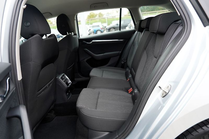 Škoda Octavia kombi IV  2.0 TDI/120 PS/navi - fotka 31 z 48