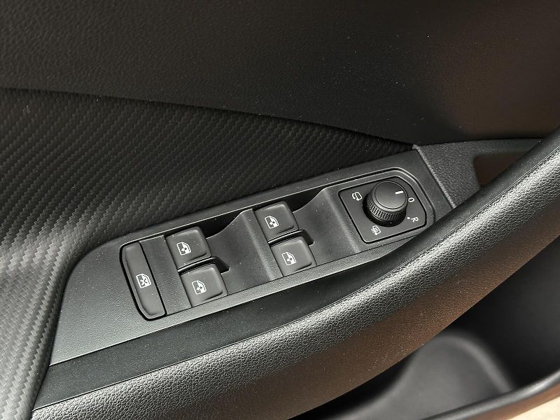 Škoda Kamiq 1.0TSi DSG Monte Carlo 116PS M - fotka 12 z 34