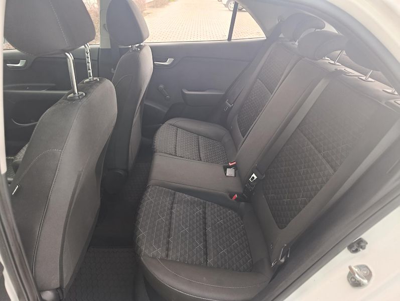 Kia Rio (2023) 1.2. DPI 62KW ČR 1. MAJ - fotka 9 z 13