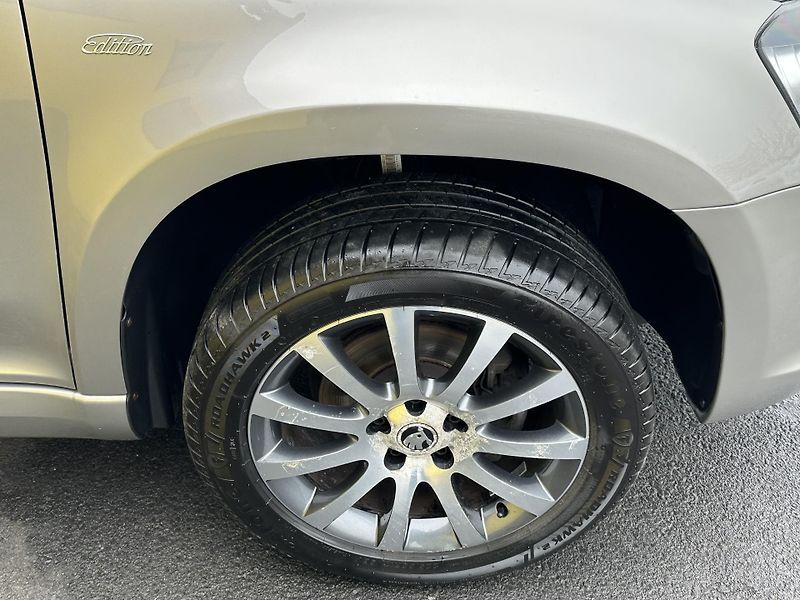 Škoda Yeti (2015) EDITION*1.4TSI/110kW*4x4*1.Maj - fotka 9 z 42
