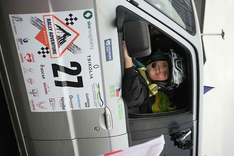 Kladeňačka Lucie Vlachová Halamová s manželem Lukášem absolvovala Rally Adventure Georgie v Gruzii. Skončili druzí!
