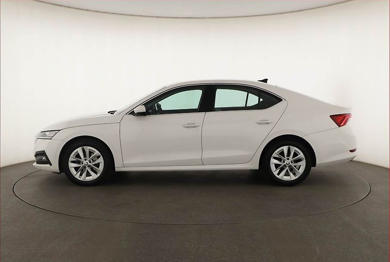 Škoda Octavia (2022) Style 1.5 TSI, ČR,1.maj - fotka 3 z 20