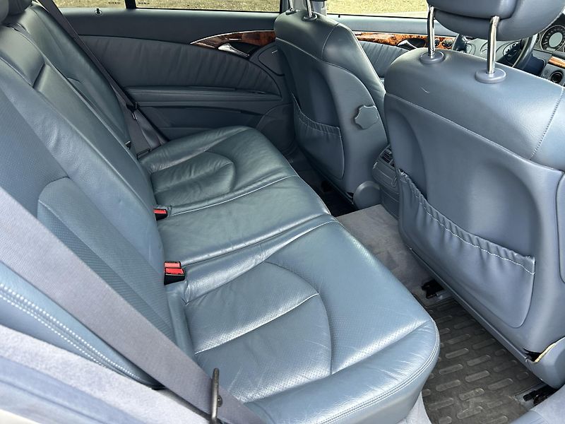 Mercedes-Benz Třídy E E 220 CDI Elegance - fotka 9 z 35