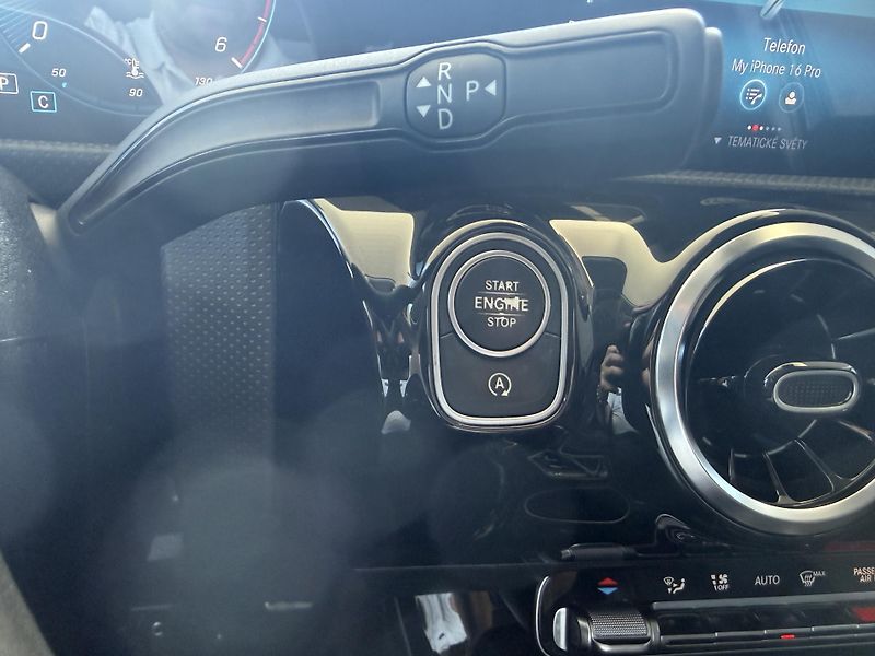 Mercedes-Benz Třídy A (2019) A 180d sedan - fotka 30 z 38