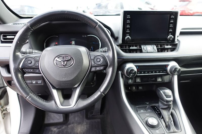 Toyota RAV4 2,5 HEV Selection 4x4 - fotka 16 z 34
