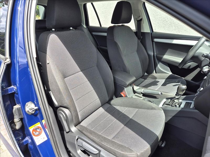 Škoda Octavia 1,2 TSI III Combi Klima Tempom - fotka 23 z 28