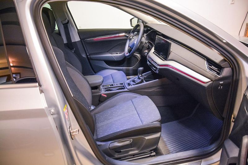 Škoda Octavia Style Plus Navigace 18 kola ČR - fotka 16 z 76