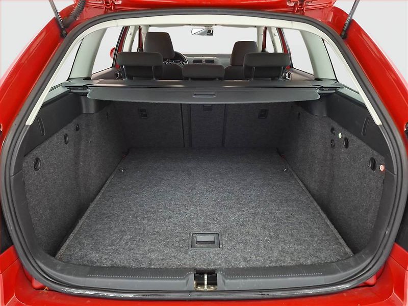 Škoda Octavia (2011) 2.0 TDI, Automat, Navi - fotka 18 z 18