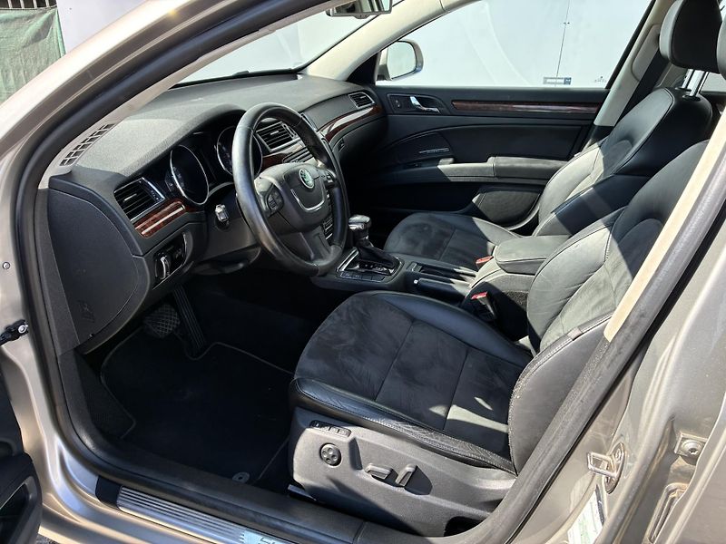 Škoda Superb 2.0 TDI 4x4 DSG / 103 kW Exclu - fotka 10 z 25