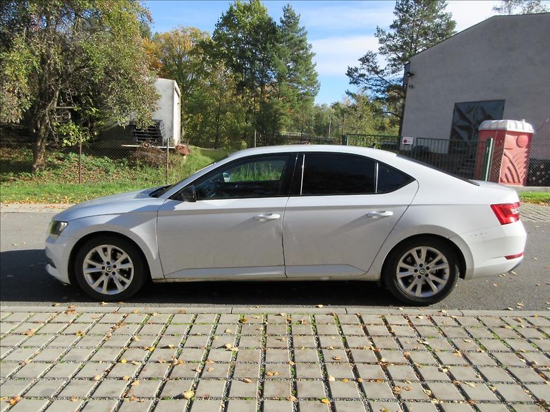 Škoda Superb 2,0 TDi, Kůže, Vada DPF, Kosme - fotka 6 z 26