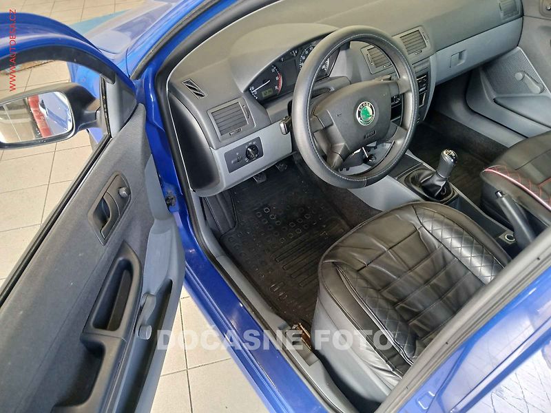 Škoda Fabia (2003) 1.2i, 2.maj,ČR, servis.kniha - fotka 3 z 3