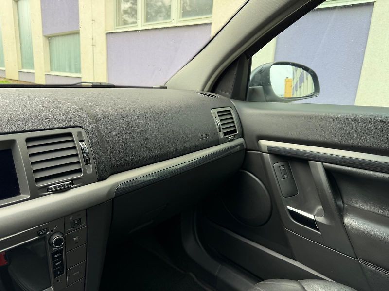 Opel Vectra 1,9 CDTi SW + sada pneumatik  - fotka 22 z 22