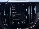 Volvo XC60 T5 AWD // MOMENTUM PRO  - náhled 34
