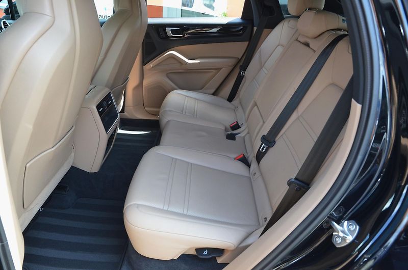 Porsche Cayenne (2022) // REZERVOVÁNO // - fotka 14 z 45