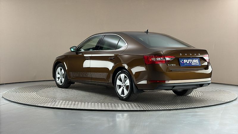Škoda Superb 1.5 TSI DSG Style - fotka 2 z 30