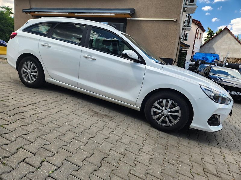 Hyundai i30 1.6-SPOTŘEBA CCA5.5l/100KM - fotka 6 z 12