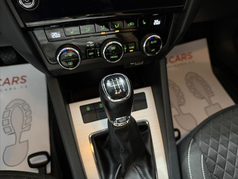 Škoda Octavia 2,0   TDI 110 kW DRIVE LED ACC - fotka 16 z 38