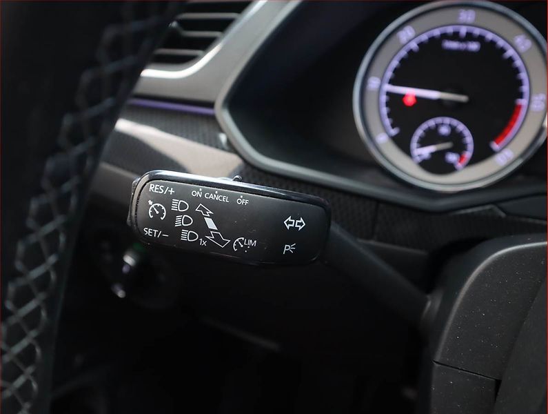Škoda Superb (2019) Sportline 2.0 TDI, Kůže, Navi - fotka 18 z 20
