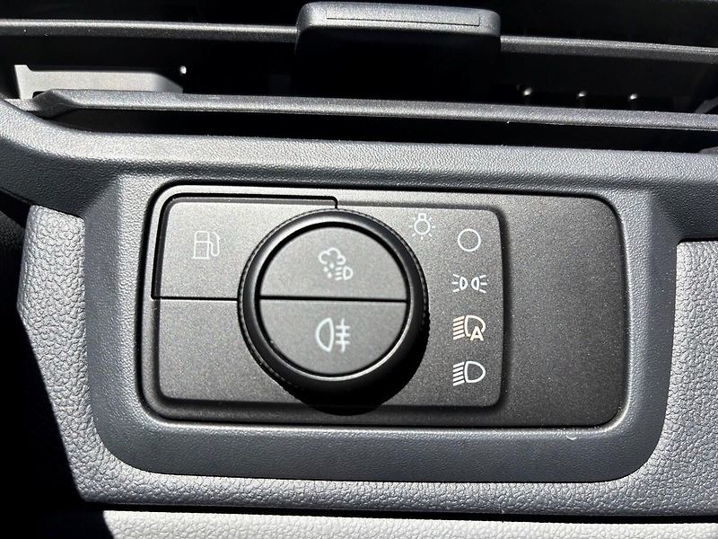 Ford Tourneo Custom (2026) MS-RT L1, Tourneo, 2.5 Duratec - fotka 12 z 39