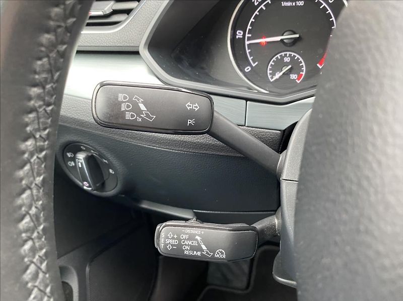 Škoda Superb 2,0 TDi  EXECUTIVE / DSG / NAV - fotka 26 z 37