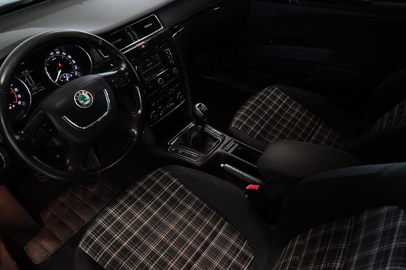 Škoda Superb - fotka 5 z 6