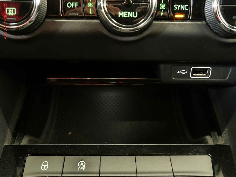 Škoda Octavia (2018) 2.0 TDi, 2.maj,ČR, DSG, park - fotka 21 z 24