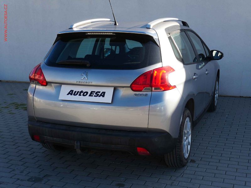 Peugeot 2008 (2015) 1.2 PT, 2.maj,ČR, Active - fotka 4 z 19