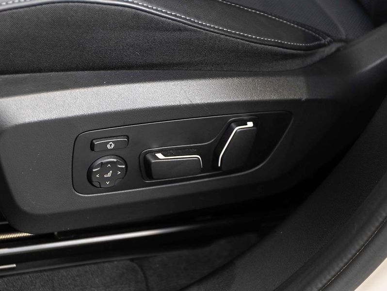 BMW X3 M50 xDrive - fotka 20 z 22