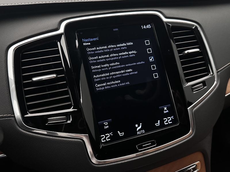 Volvo XC90 T6 AWD INSCRIPTION REZERVACE - fotka 39 z 47