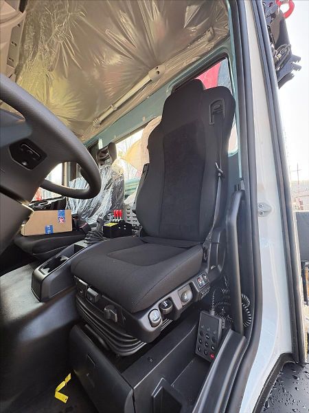 Iveco Eurocargo 6,7 s jeřábem HMF  ML190EL28/P - fotka 36 z 45