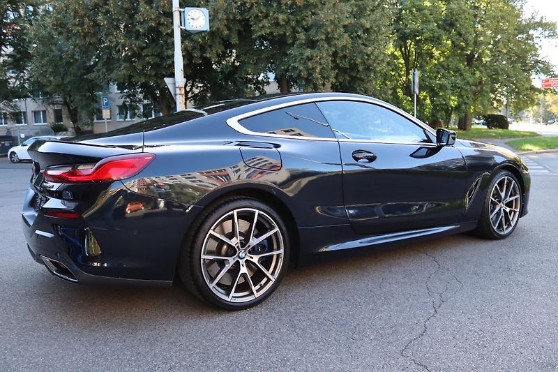 BMW Řada 8 BMW M850i xDrive Coupe - fotka 12 z 60