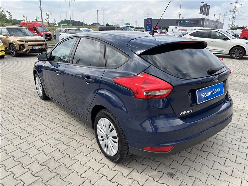 Ford Focus 1,6 Trend 1.6 Duratec Ti-VCT - fotka 3 z 33