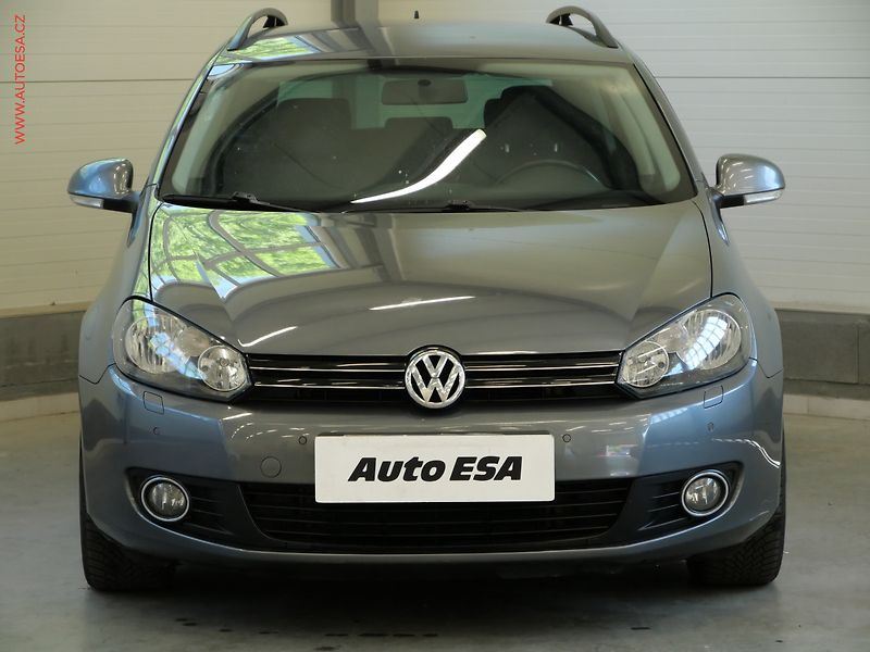 Volkswagen Golf (2011) 1.6 TDi, AC, park.asist - fotka 2 z 17