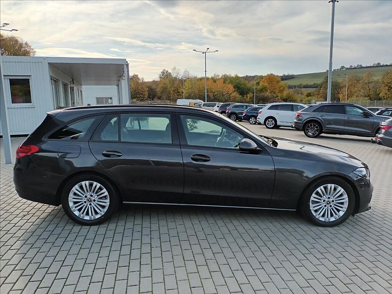 Mercedes-Benz Třídy C 2,0 220d,147kW,ČR,NAVI,360, - fotka 4 z 38
