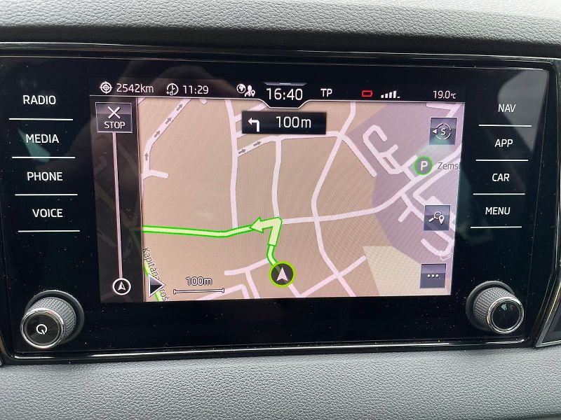 Škoda Karoq 1,5TSi DSG - fotka 32 z 44