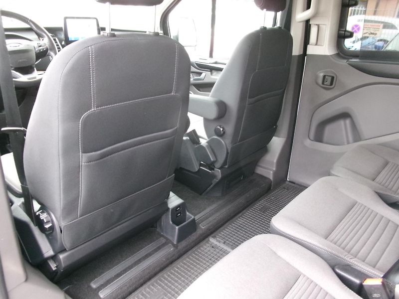 Ford Tourneo Custom (2022) 2,0TDCi L2H1 ZÁRUKA FORD  - fotka 16 z 36