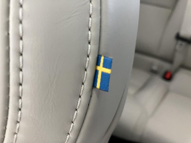 Volvo XC60 B5 AWD Ultra Bright-REZERVACE - fotka 51 z 53