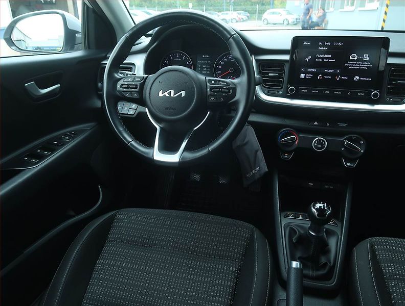 Kia Stonic (2024) 1.2 DPI, Serv.kniha, Tempomat - fotka 7 z 20