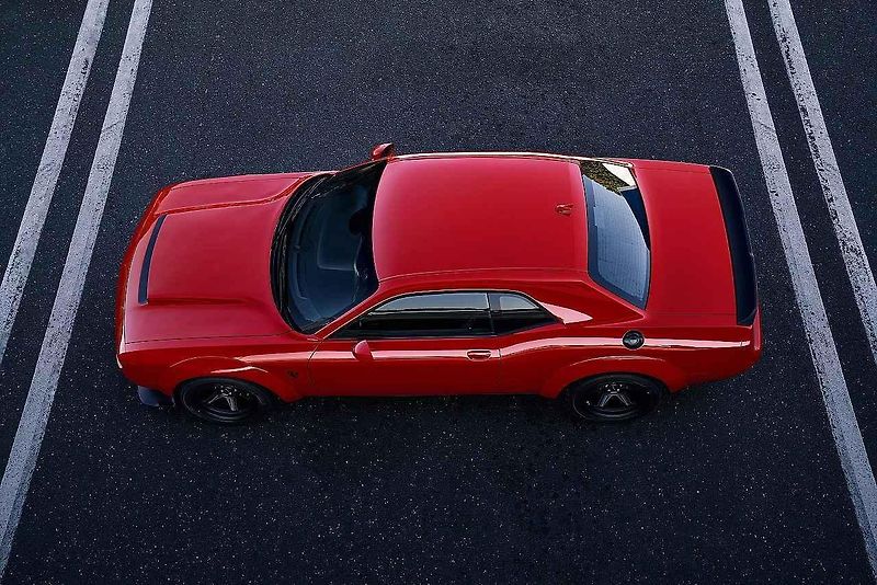 Dodge Challenger SRT Demon.