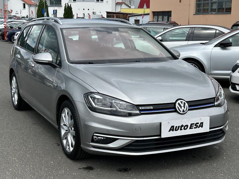 Volkswagen Golf (2018) 1.5TSI, ČR, Comfortline, LED - fotografie inzerátu
