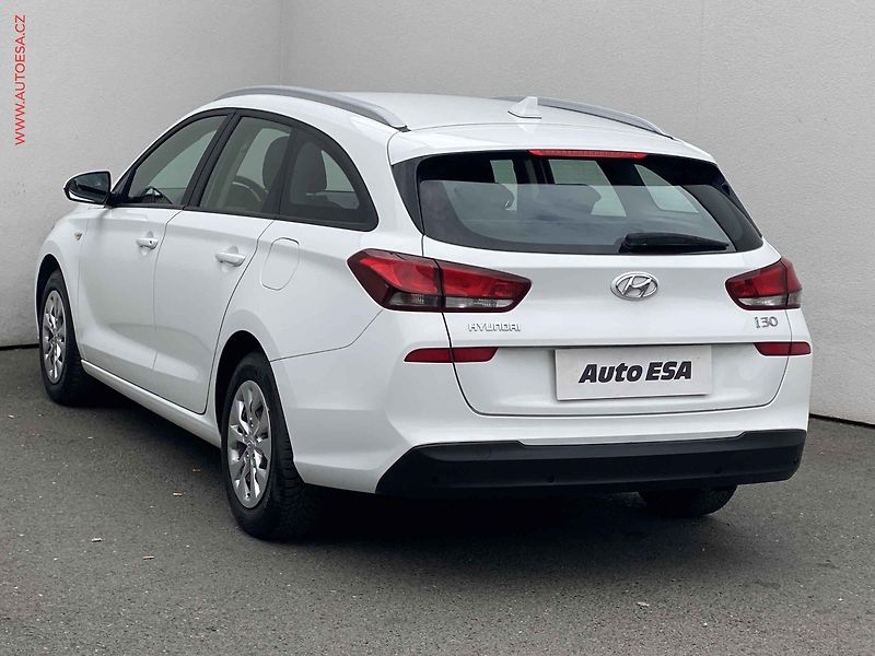 Hyundai i30 (2021) 1.6 CRDi, 1.maj,ČR, Smart, AC - fotka 6 z 16