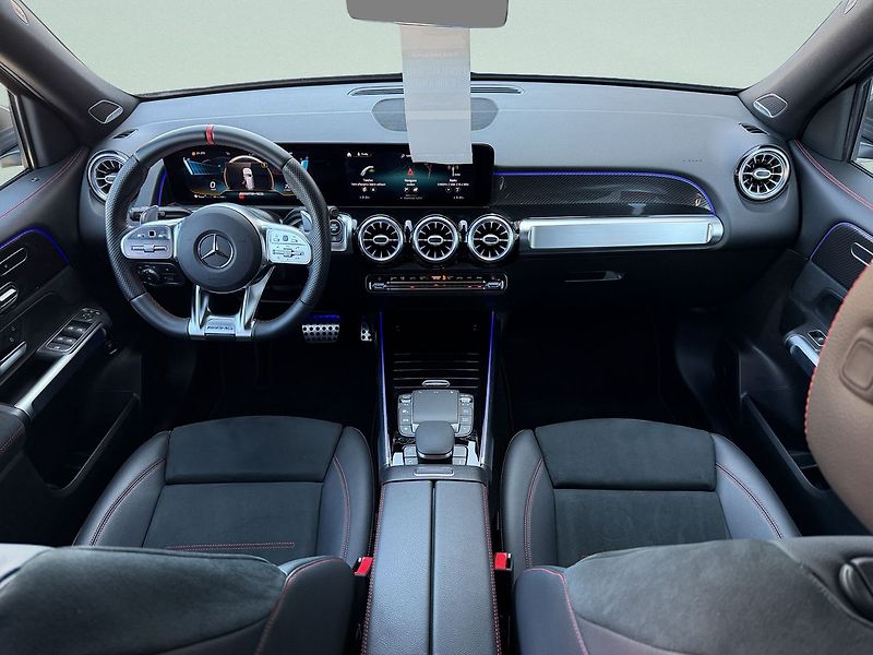 Mercedes-Benz GLB 35 AMG 4MATIC - fotka 16 z 40