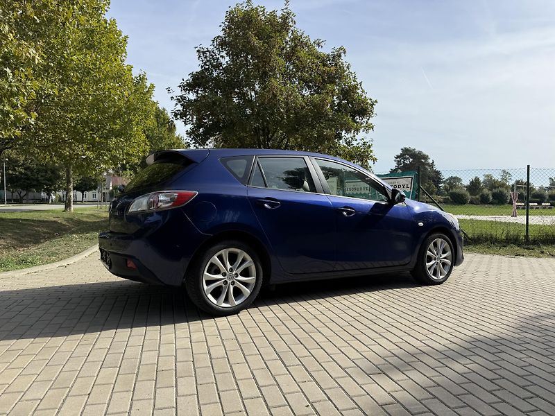 Mazda 3 1.6 Active Plus - fotka 11 z 31