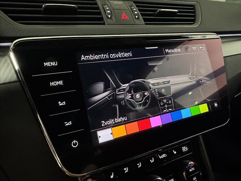 Škoda Superb 2,0 TDi  Sportline LED Virtual - fotka 32 z 48
