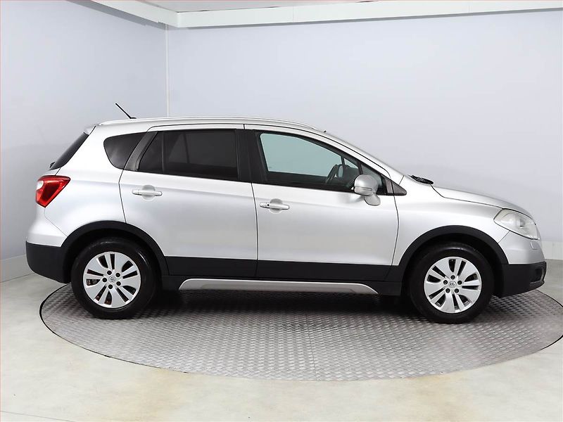 Suzuki SX4 S-Cross (2013) 1.6 VVT AllGrip, 4X4, ČR - fotka 6 z 14