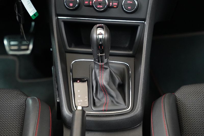 Seat Leon - fotka 24 z 27