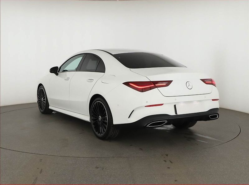 Mercedes-Benz CLA (2025) 200, AMG Line, Výhřev, Kamera - fotka 4 z 22