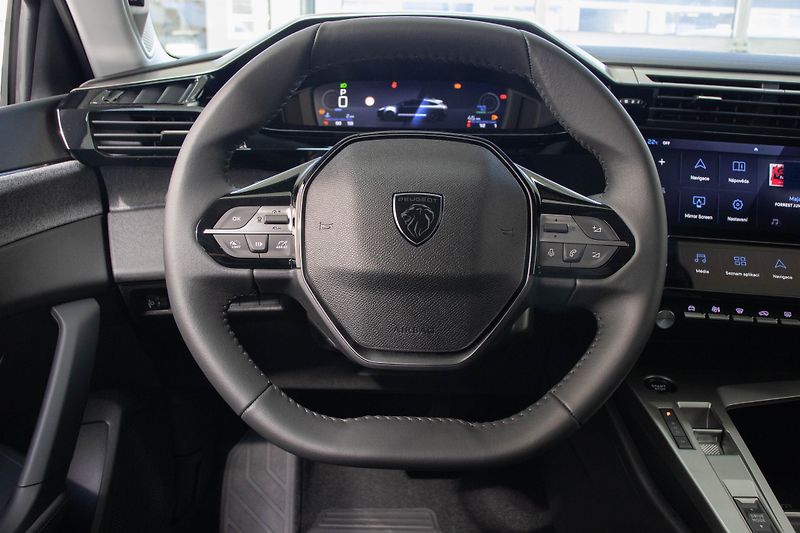 Peugeot 308 SW ALLURE Hybrid 145 e-DCS6 - fotka 11 z 16