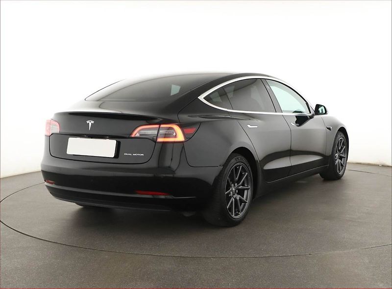 Tesla Model 3 (2019) Long Range 4WD 78kWh, SoH 78% - fotka 5 z 20